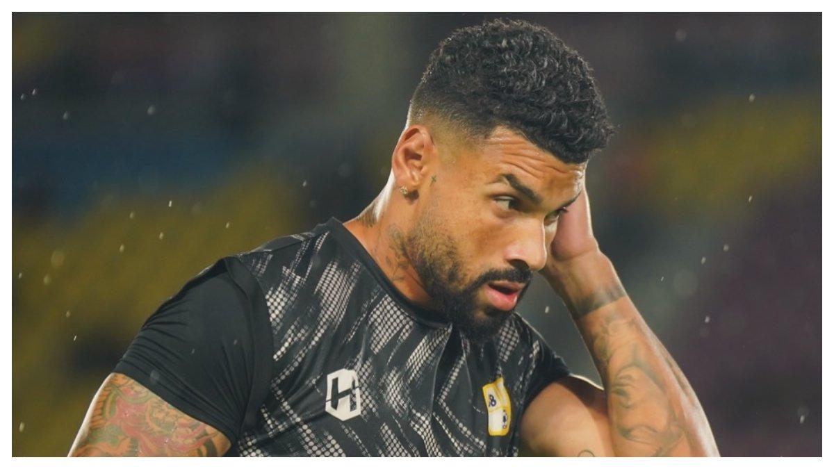 Potret bek tangguh asal Brasil bernama Renan Alves saat berseragam Barito Putera.